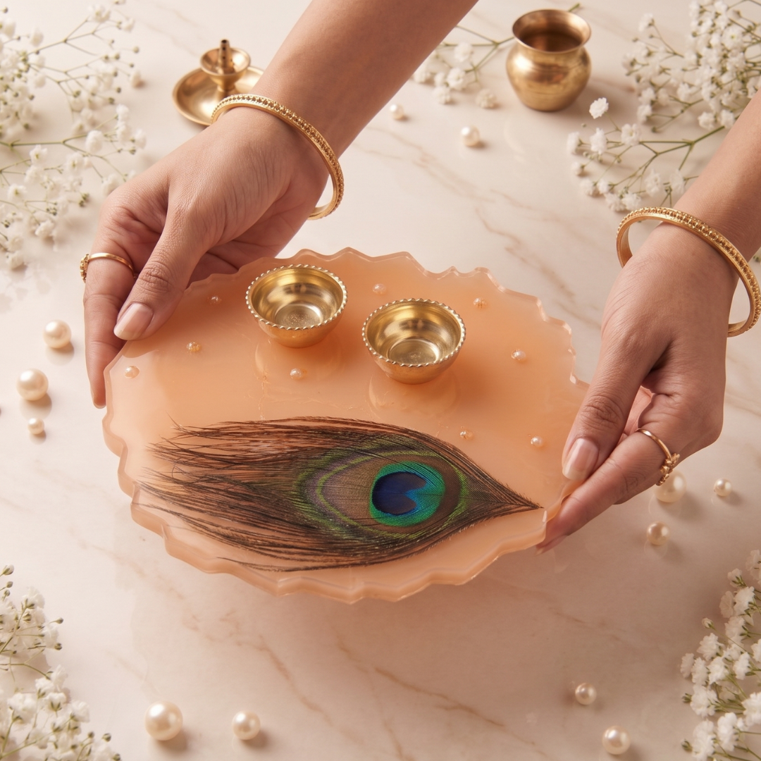 Minimal Peacock Feather Tray (8 inch)